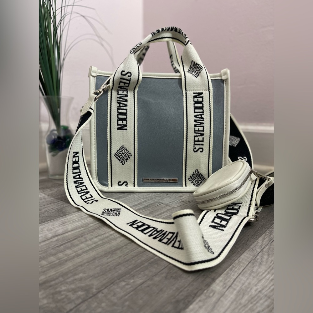 Steve Madden tote bag